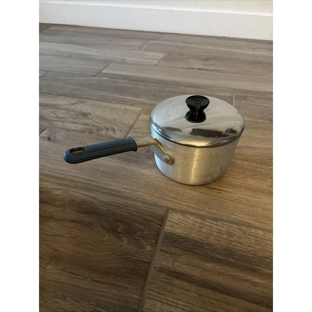 Vintage wear-ever sauce pan aluminum plus inner clad‎
